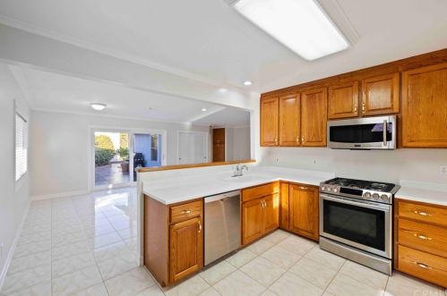 9255 Dalberg, Bellflower CA 90706-2120 exterior