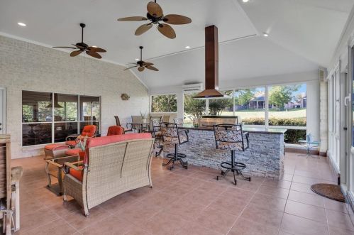 11 Greenview St, Montgomery TX 77356-8456 exterior