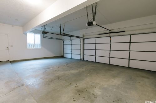 2621 Rockwell Dr, Sandy UT 84093-1967 exterior