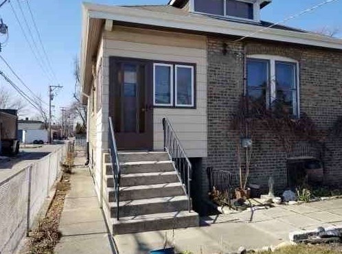 6243 Kolin Ave, Chicago IL 60629-5030 exterior