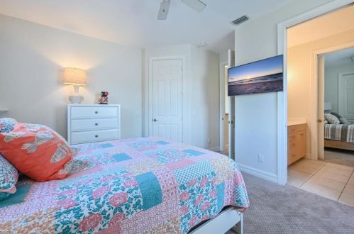 4817 Keswick Way, Naples FL 34105-6626 exterior