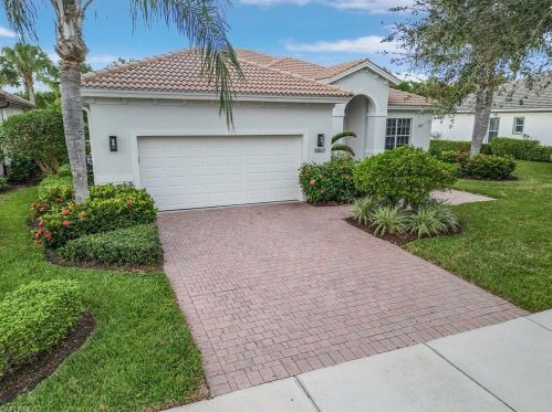 8860 Mustang Is Cir, Naples FL 34113-1642 exterior