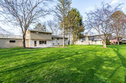 229 Bergen Dr, Milwaukee WI  53217-2308 exterior