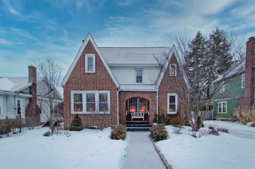 44 Texel Dr, Springfield, MA 01108-2638