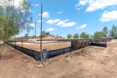 19030 Santa Rosa Mine Rd, Perris CA 92570-7769 exterior