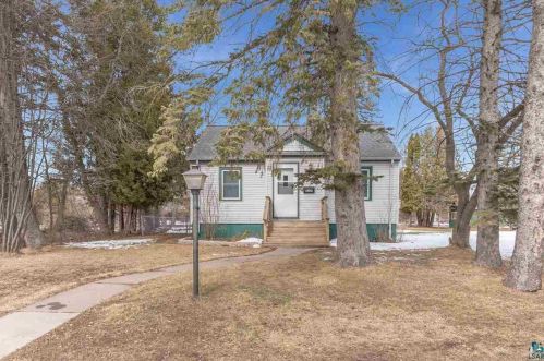 5209 Ivanhoe St, Duluth MN 55804-1139 exterior