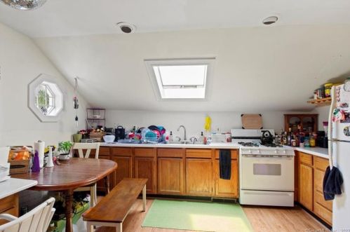 142 East St, Wallingford CT 06492-4006 exterior