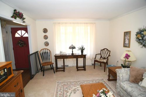 25 Iroquois Dr, Limerick, PA 19468-3012