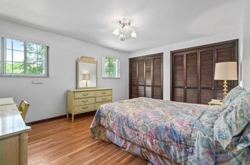 2006 Garrick Dr, Pittsburgh PA 15235-5034 exterior