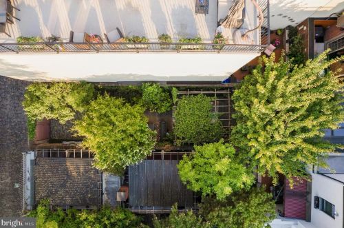 515 Delancey St, Philadelphia PA 19106-4105 exterior