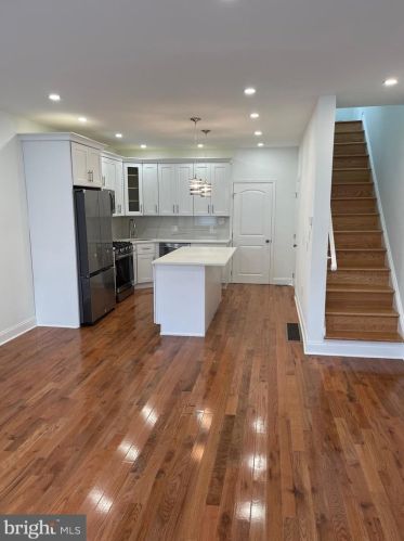 4723 Fowler St, Philadelphia, PA 19127-1001