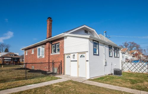 245 18 Ave, Broadview IL 60155-3932 exterior