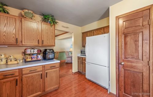 758 Weston Dr, Bull Valley IL 60014-8581 exterior