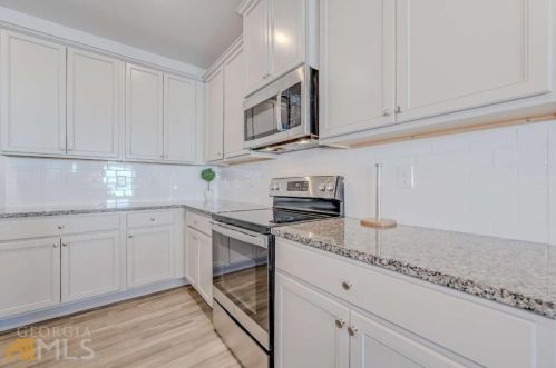 4933 Lower Elm St, Atlanta GA 30349-1677 exterior