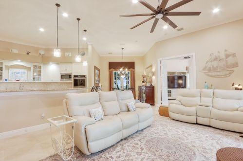 9328 Scarborough Ct, Fort Pierce FL  34986-3360 exterior