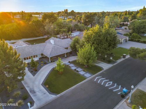 5828 3rd Ave, Phoenix AZ 85086-7201 exterior