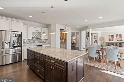 23073 Creighton Farms Dr, Leesburg VA 20175-6491 exterior