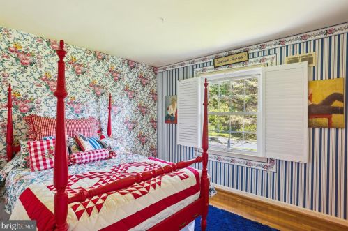 7641 Miller Fall Rd, Rockville MD 20855-1165 exterior