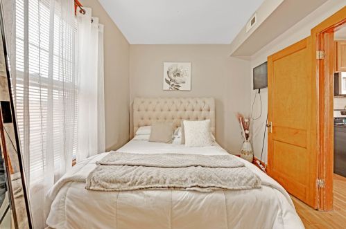 2818 72 Ct, Chicago IL 60707-1507 exterior