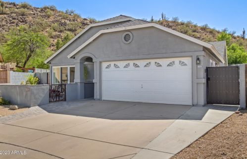 1723 Behrend Dr, Phoenix AZ  85024-1207 exterior