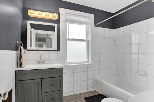 1670 Hillsdale Ave, Pittsburgh PA 15216-1870 exterior