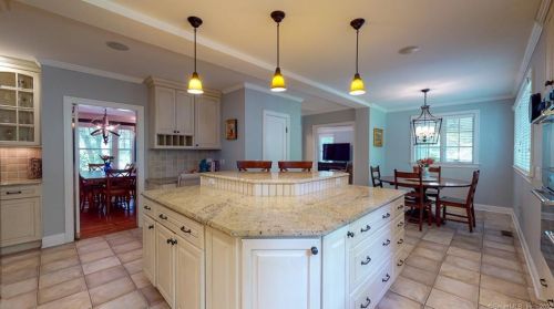 1157 Farmington Ave, Hartford CT 06107-1608 exterior