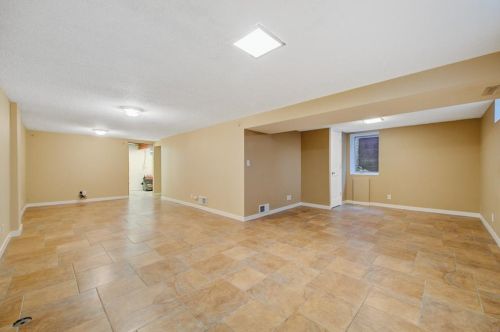 1606 Hazel St, Saint Paul MN 55119-4230 exterior