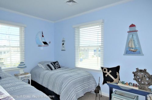 3031 Rte 35, Lavallette NJ 08735-1929 exterior