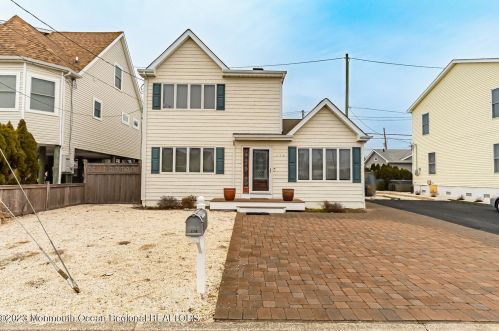 116 San Fernando Dr, Lavallette, NJ 08735-1741