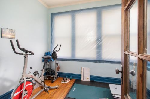 2629 Ridgeway Ave, Chicago IL 60659-1118 exterior