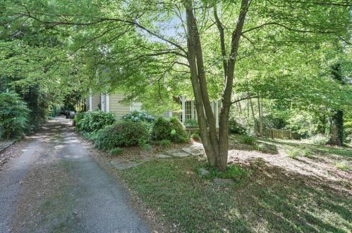 3631 Kingsboro Rd, Atlanta GA  30319-1312 exterior