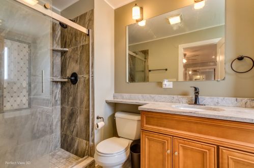 8020 Kilbourn Ave, Chicago IL 60646-5020 exterior