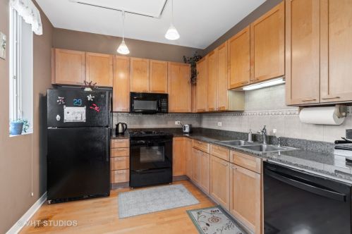 1248 Cottage Pl, Chicago IL 60607-2854 exterior