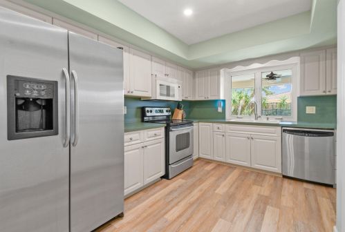 1330 27 Ave, Boynton Beach FL 33435-7529 exterior