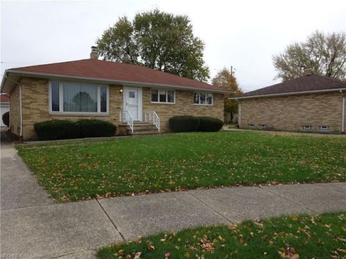 4885 Springwood Dr, Cleveland, OH 44144-3130