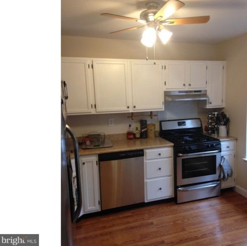 73 Victoria Dr, Chester, PA 19014-1549