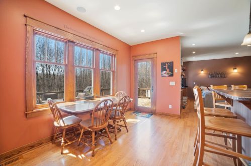 4881 Trails End Dr, Duluth MN 55811-3690 exterior