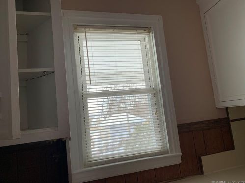 106 Smith St, Derby CT 06418-1243 exterior