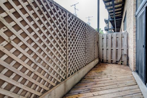 2620 Clybourn Ave, Chicago IL 60614-1040 exterior