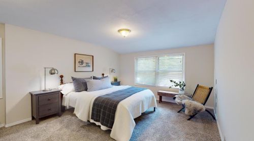 744 Laclede Sta Rd, Saint Louis MO 63117-2048 exterior