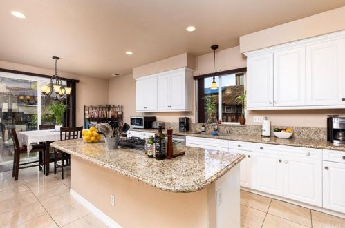 291 Monument Dr, Perris CA 92570-9063 exterior