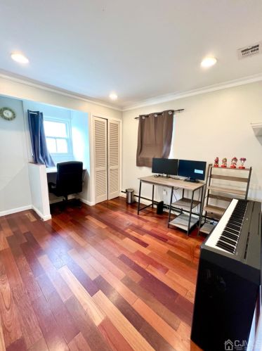 24 Sims Rd, Edison NJ 08817-3034 exterior