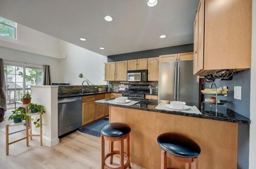 905 Hadley St, Milwaukee WI 53212-2611 exterior