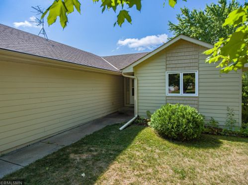 759 Brandenburg Dr, Chaska MN  55318-1271 exterior
