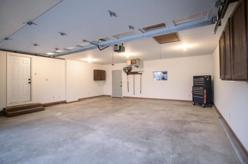 928 Cir Dr, Manitowoc WI 54220-4359 exterior