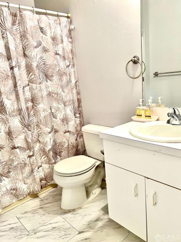 424 Edpas Rd, New Brunswick NJ 08901-3807 exterior