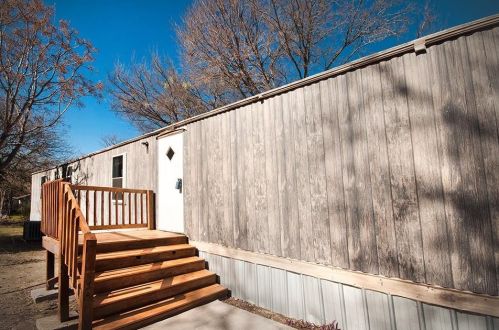 1216 Eleanor St, Austin TX  78721-2118 exterior