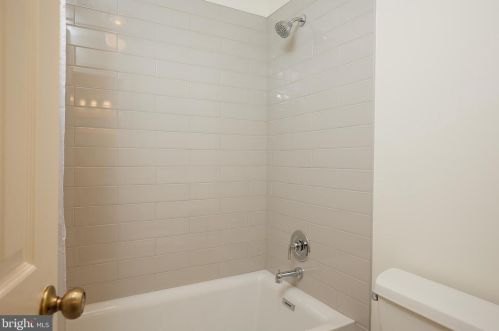 13508 Maidstone Ln, Rockville MD 20854-1030 exterior