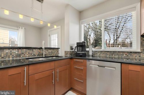 5849 Monticello Rd, Alexandria VA 22303-1301 exterior