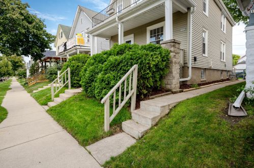 1000 74th St, Milwaukee WI  53214-3005 exterior